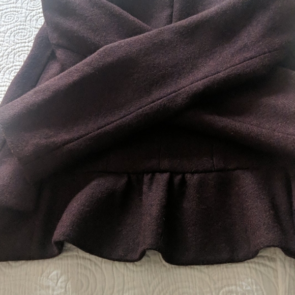 100%wool short jacket with ruffle at the back - Picture 3 of 6